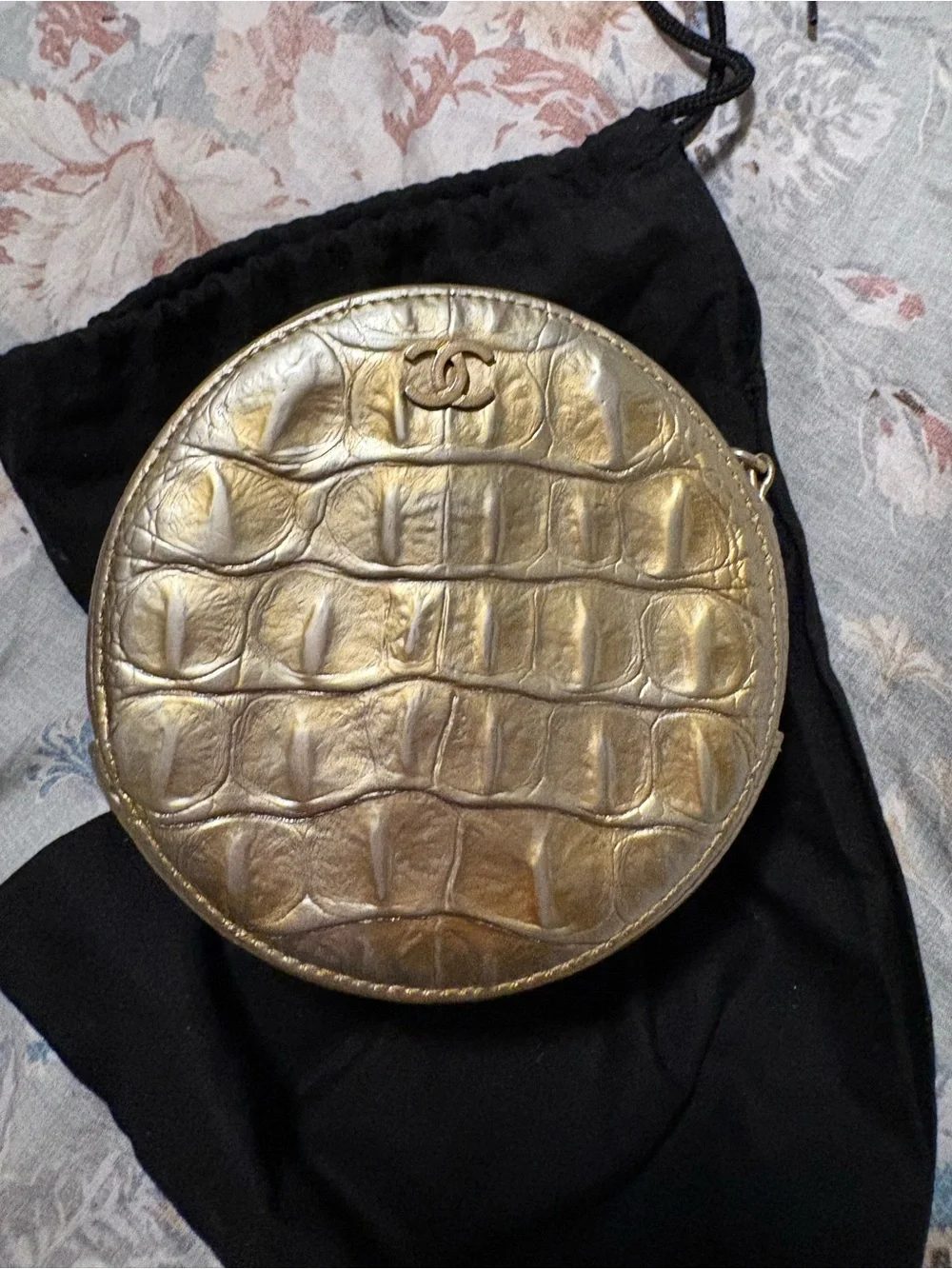 CHANEL Gold Croc-Embossed Round Leather crossbody bag